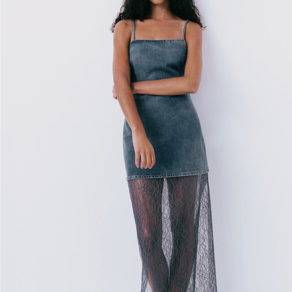 BLOGGERS FAV ZARA LACE TRIM DENIM DRESS NWT Size Small - Picture 2 of 3